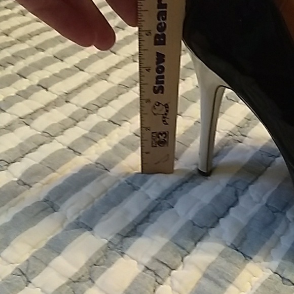 Dot's, 5" heels black and White and Red sz 8 - Picture 3 of 5